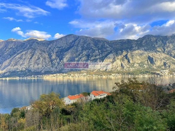 Kuća sa panoramskim pogledom u Prčanju