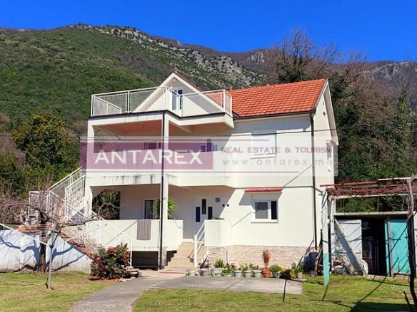 Kuća sa velikim placem u Zeleniki