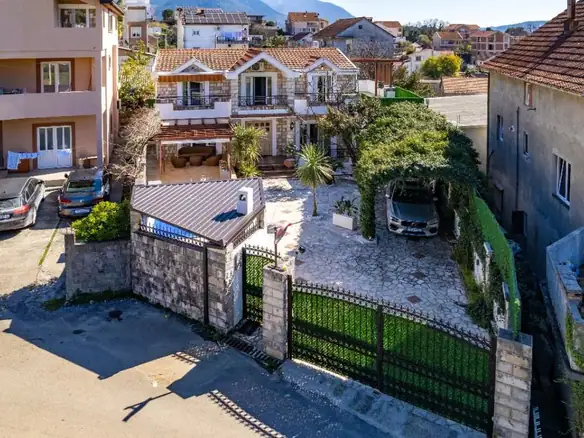 Kuća sa bazenom u Mrčevcu