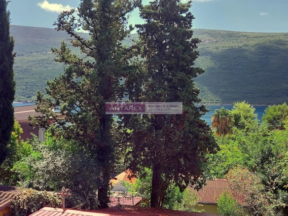 Kuća sa dva stana u Kumboru