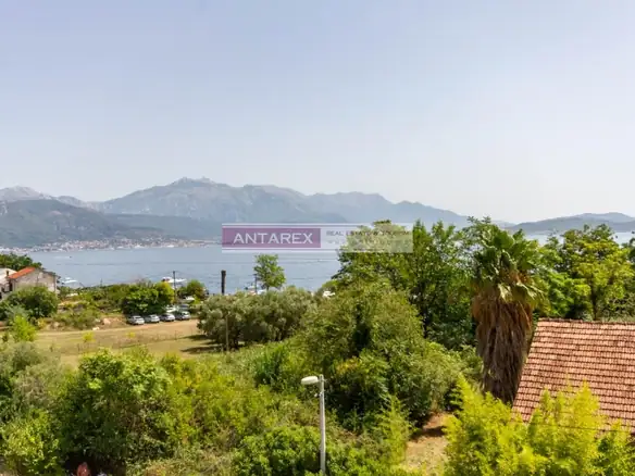 Dvosoban dupleks stan u Baošićima