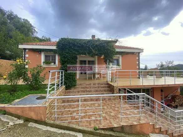 Kuća sa bazenom u Zeleniki
