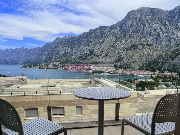 Garsonjera u Škaljarima