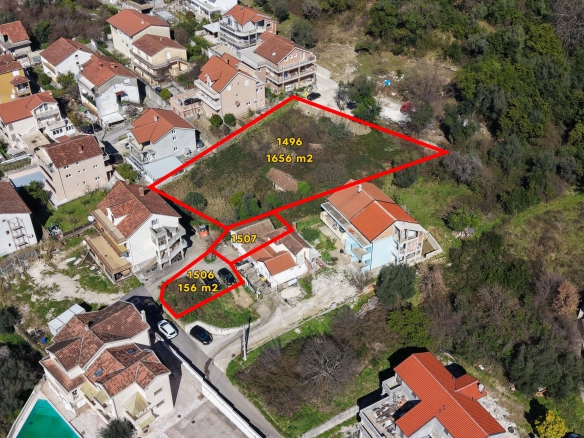 Građevinski plac 1872 m² u Tivtu