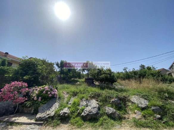 Plac za gradnju u naselju Podi
