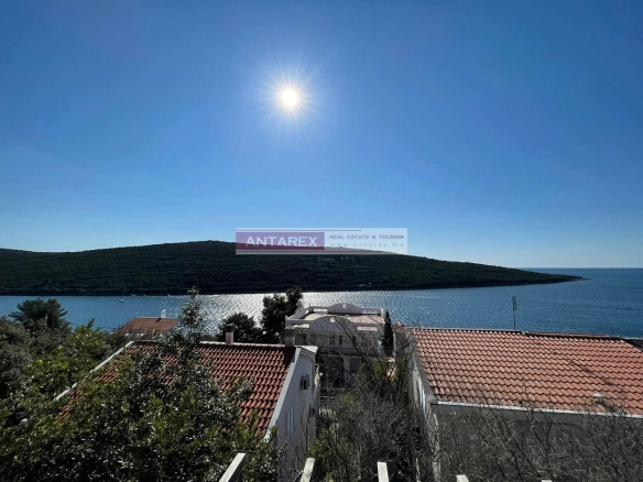 Kuća sa terasom u Bigovu