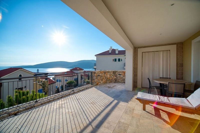 Dvosoban-stan-sa-terasom-u-Marina-Village-Lustica-3 Dvosoban stan 79 m² – Luštica — fotografija 4