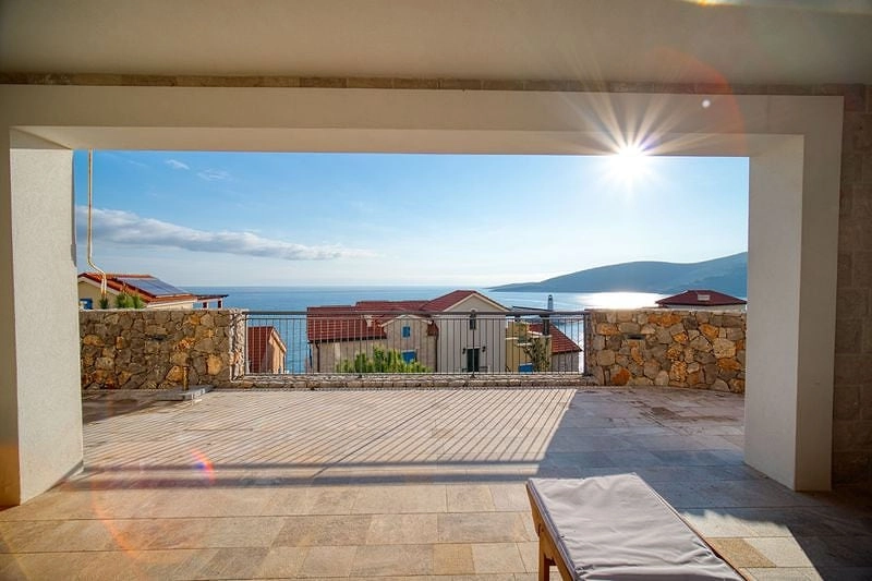 Dvosoban-stan-sa-terasom-u-Marina-Village-Lustica-5 Dvosoban stan 79 m² – Luštica — fotografija 6