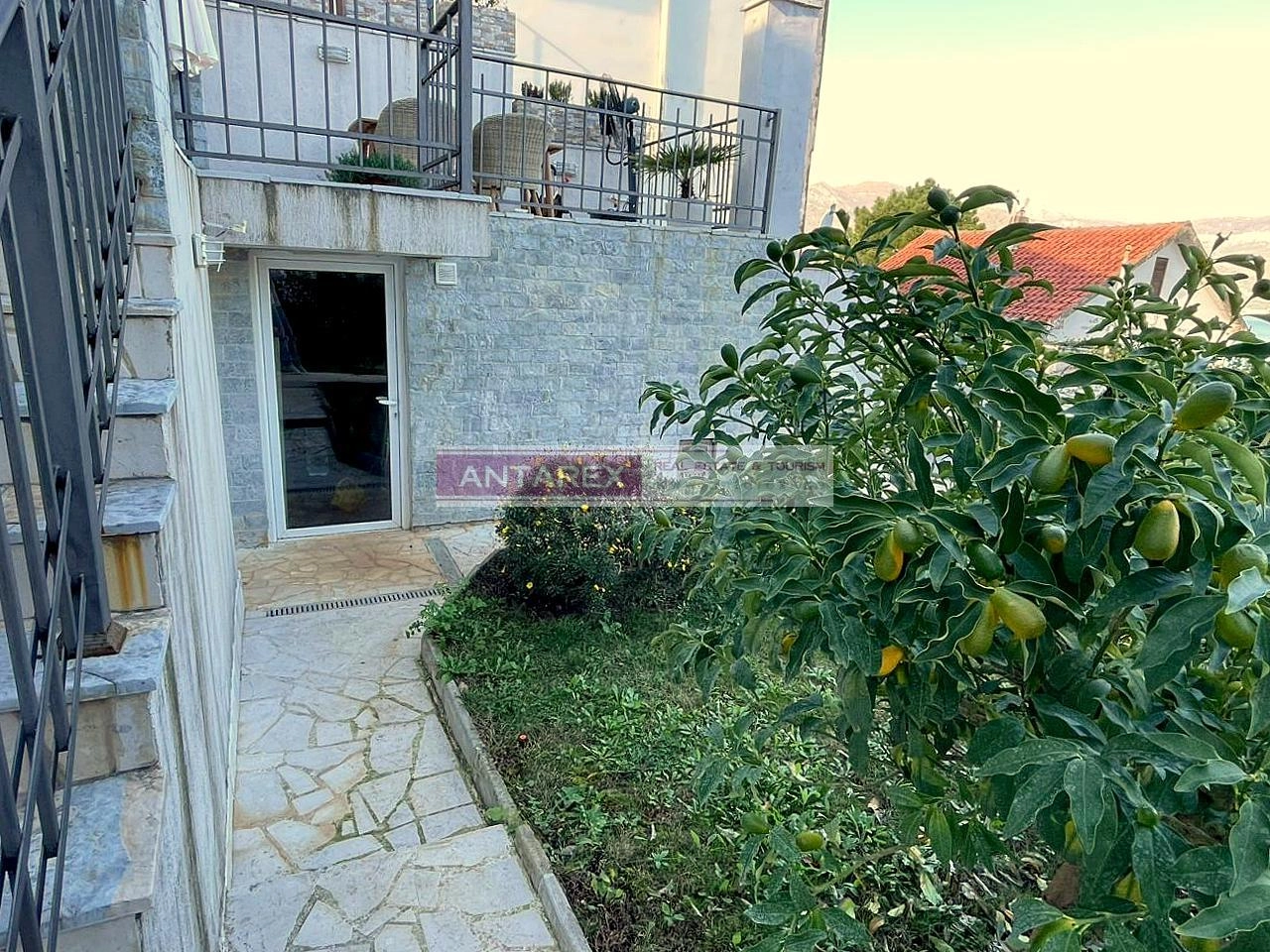 Moderna-kuca-blizu-mora-u-Krasicima-Tivat-4 Trosoban stan 160 m² – Krašići, Tivat — fotografija 5