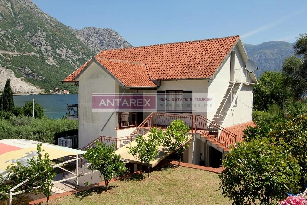 Kuca-sa-terasama-u-Kostanjici-Kotor Kuća sa terasama u Koštanjici
