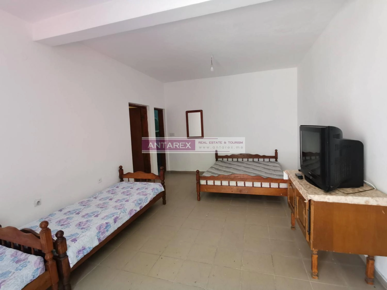 Kuca-sa-apartmanima-i-pogledom-na-more-u-Petrovcu-Budva-4 Kuća 323 m² – Petrovac, Budva — fotografija 5