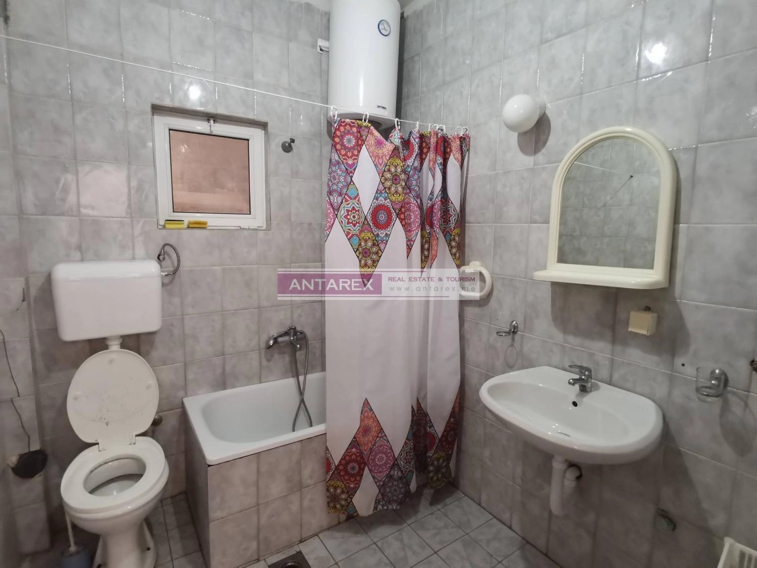 Kuca-sa-apartmanima-i-pogledom-na-more-u-Petrovcu-Budva-8 Kuća 323 m² – Petrovac, Budva — fotografija 9