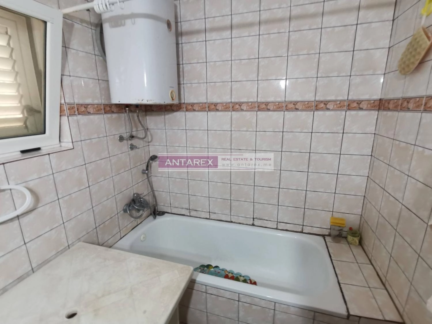 Kuca-sa-apartmanima-i-pogledom-na-more-u-Petrovcu-Budva-9 Kuća 323 m² – Petrovac, Budva — fotografija 10