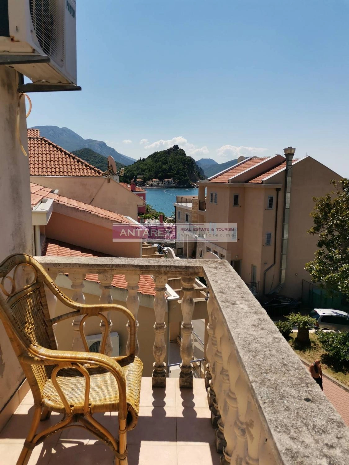Kuca-sa-apartmanima-i-pogledom-na-more-u-Petrovcu-Budva-12 Kuća 323 m² – Petrovac, Budva — fotografija 13