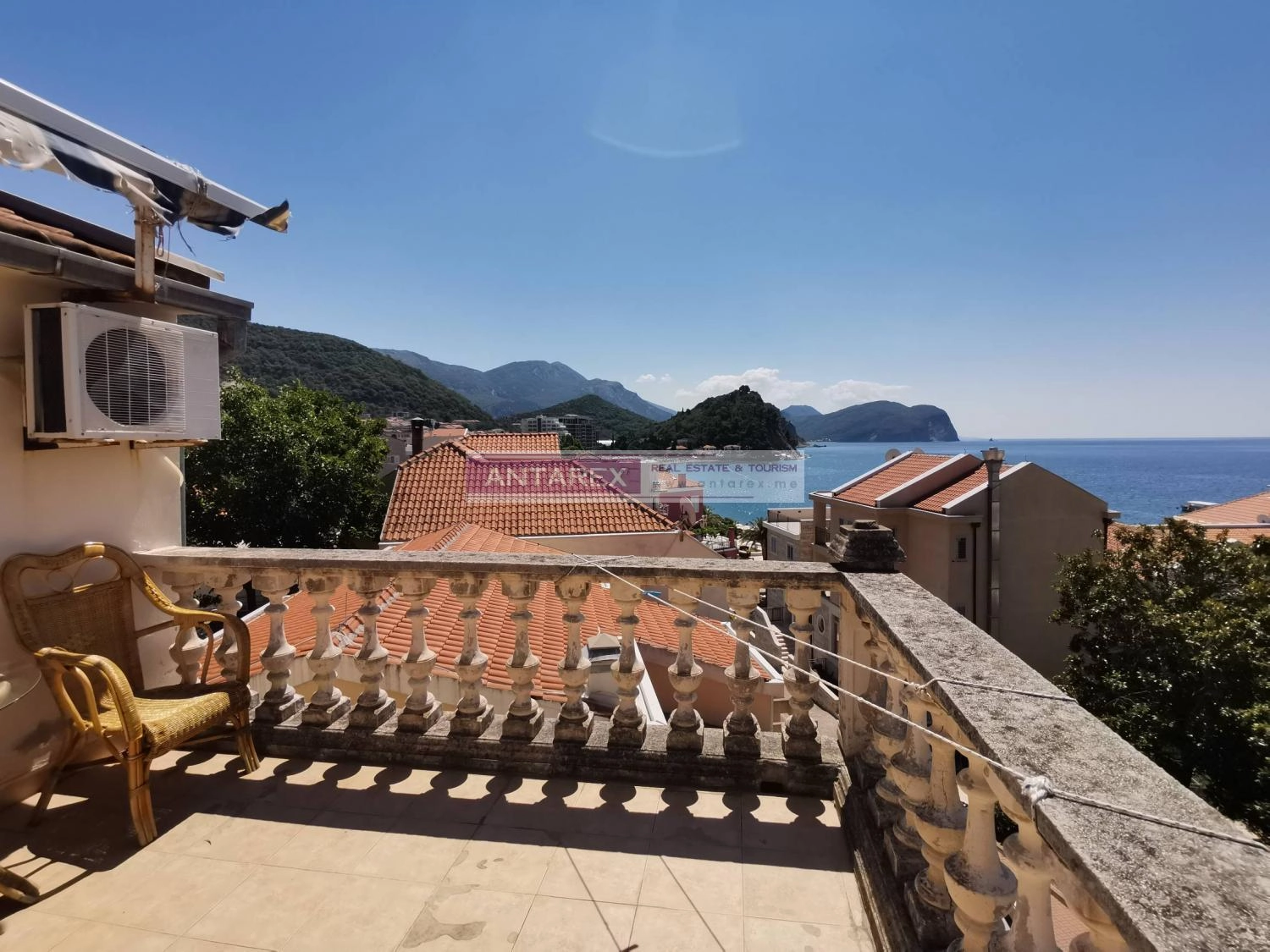 Kuca-sa-apartmanima-i-pogledom-na-more-u-Petrovcu-Budva-14 Kuća 323 m² – Petrovac, Budva — fotografija 15