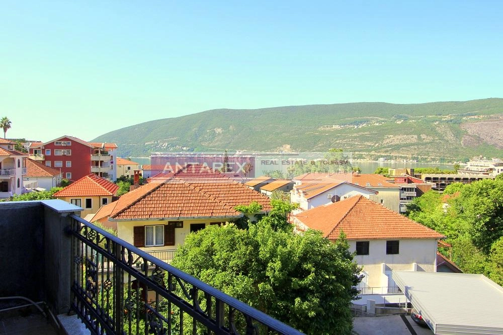 Kuca-sa-apartmanima-i-pogledom-na-more-u-Igalu-Herceg-Novi Kuća sa apartmanima i pogledom na more u Igalu