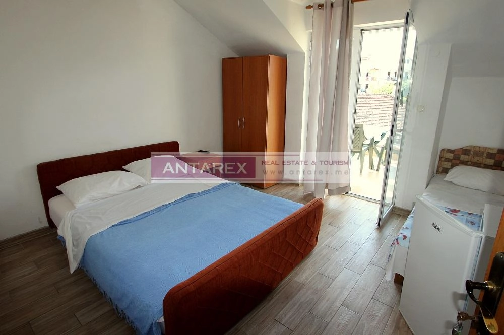 Kuca-sa-apartmanima-i-pogledom-na-more-u-Igalu-Herceg-Novi-2 Kuća 130 m² – Igalo, Herceg Novi — fotografija 3