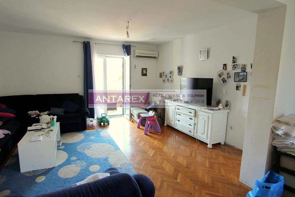 Kuca-sa-apartmanima-i-pogledom-na-more-u-Igalu-Herceg-Novi-5 Kuća 130 m² – Igalo, Herceg Novi — fotografija 6