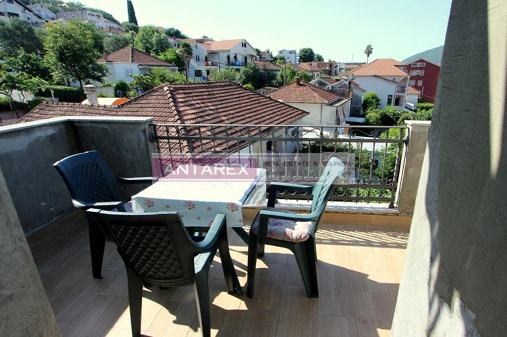 Kuca-sa-apartmanima-i-pogledom-na-more-u-Igalu-Herceg-Novi-7 Kuća 130 m² – Igalo, Herceg Novi — fotografija 8