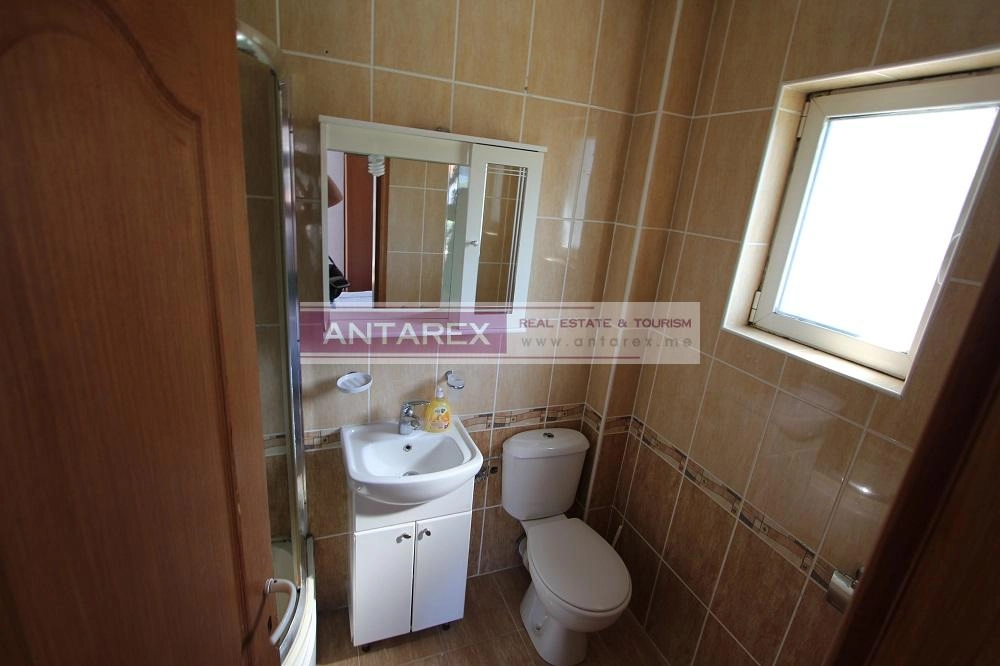 Kuca-sa-apartmanima-i-pogledom-na-more-u-Igalu-Herceg-Novi-8 Kuća 130 m² – Igalo, Herceg Novi — fotografija 9