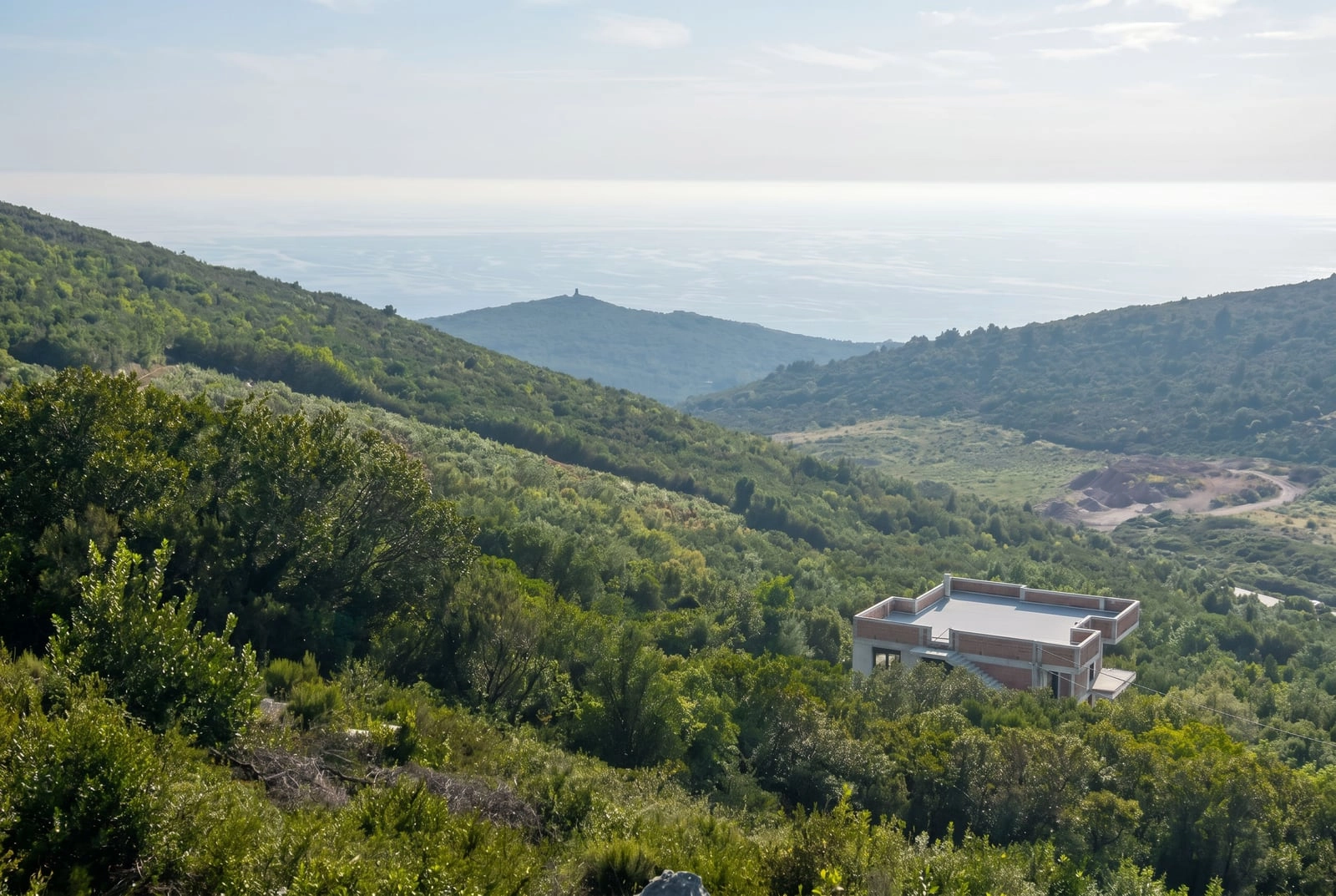 Plac-sa-pogledom-na-more-i-planine-Visnjevo-Budva-1 Plac 1.460 m² – Budva — fotografija 2