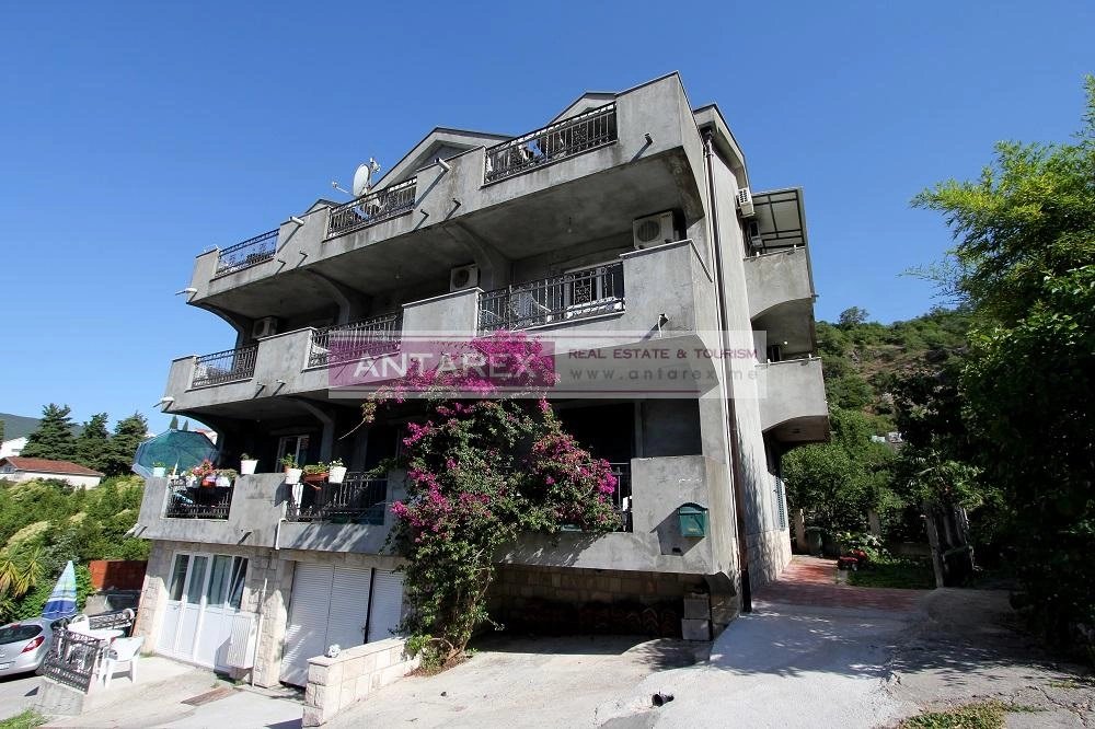 Kuca-sa-apartmanima-i-pogledom-na-more-u-Igalu-Herceg-Novi-14 Kuća 130 m² – Igalo, Herceg Novi — fotografija 15