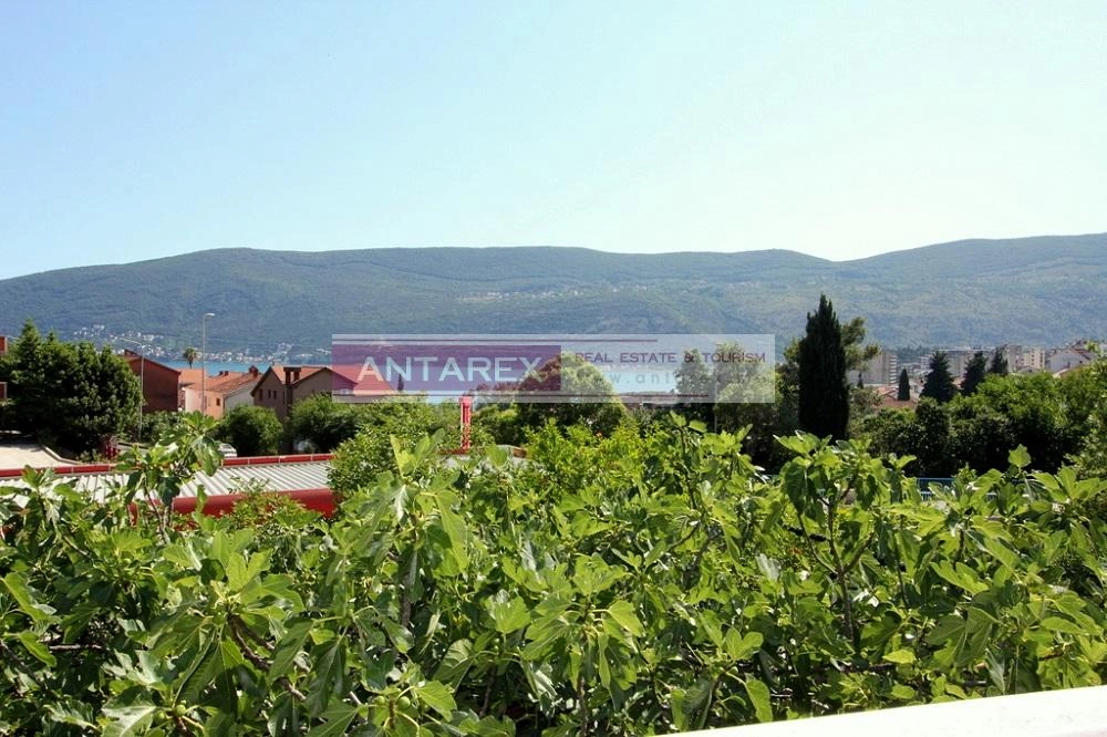Kuća sa restoranom i apartmanima u Igalu
