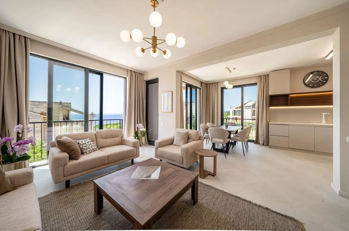 Vila-sa-bazenom-i-pogledom-na-more-Rezevici-Budva-6 Kuća 223 m² – Reževići, Budva — fotografija 7