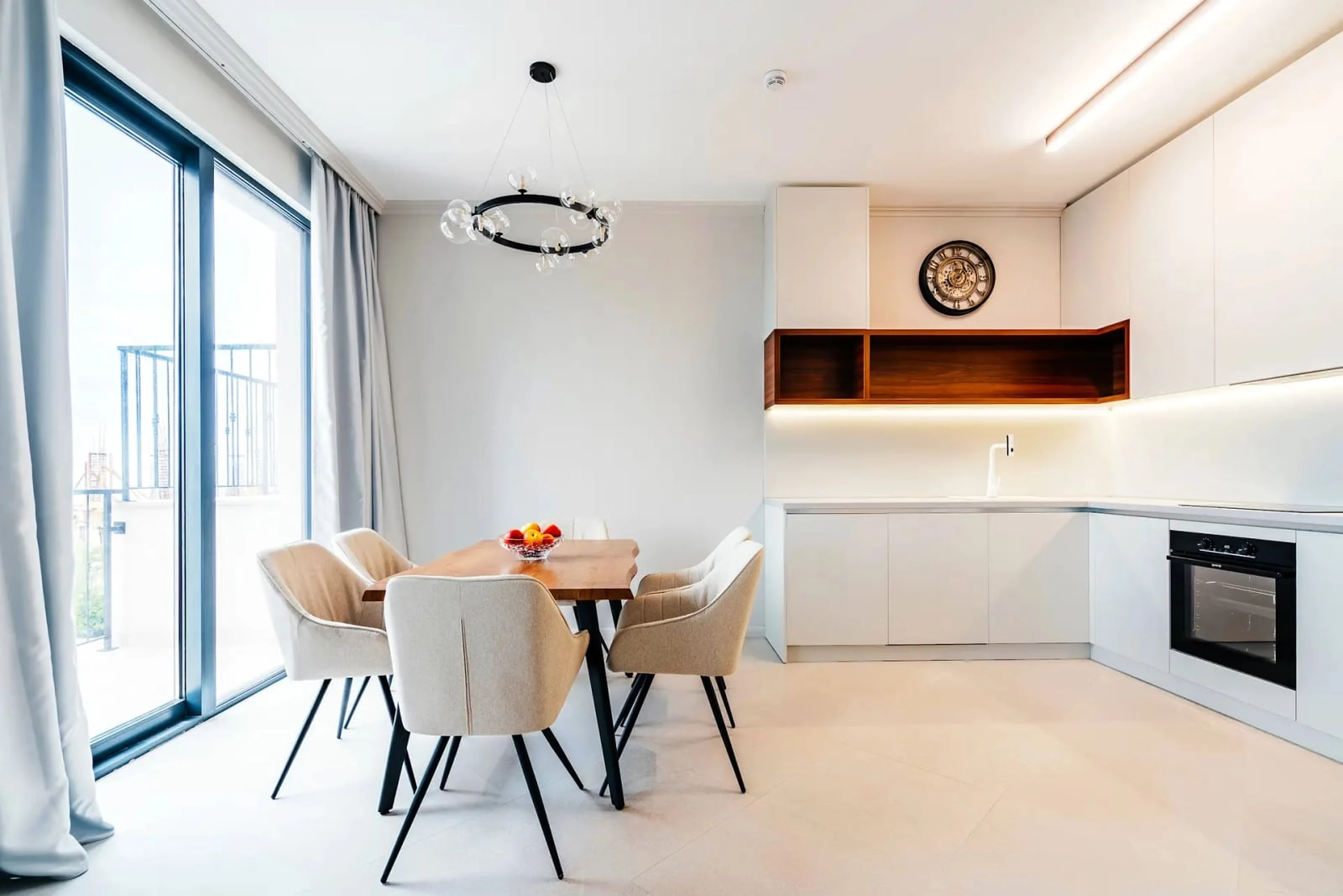 Vila-sa-bazenom-u-Rezevicima-Budva-8 Kuća 220 m² – Reževići, Budva — fotografija 9