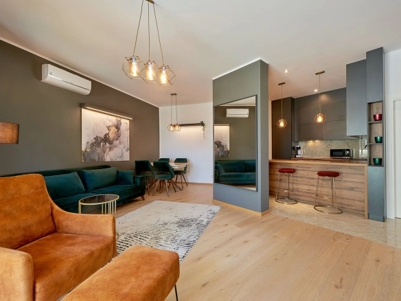 Izdavanje: Dvosoban stan 79 m² – Bečići, Budva — fotografija 2