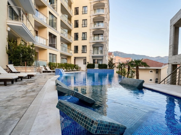 Izdavanje: Dvosoban stan 79 m² – Bečići, Budva — fotografija 3