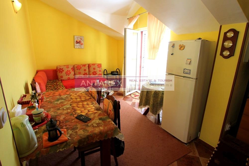 Jednosoban-stan-sa-pogledom-na-more-u-Igalu-Herceg-Novi-1 Jednosoban stan 42 m² – Igalo, Herceg Novi — fotografija 2