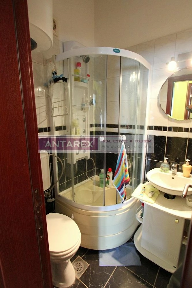 Jednosoban-stan-sa-pogledom-na-more-u-Igalu-Herceg-Novi-7 Jednosoban stan 42 m² – Igalo, Herceg Novi — fotografija 8