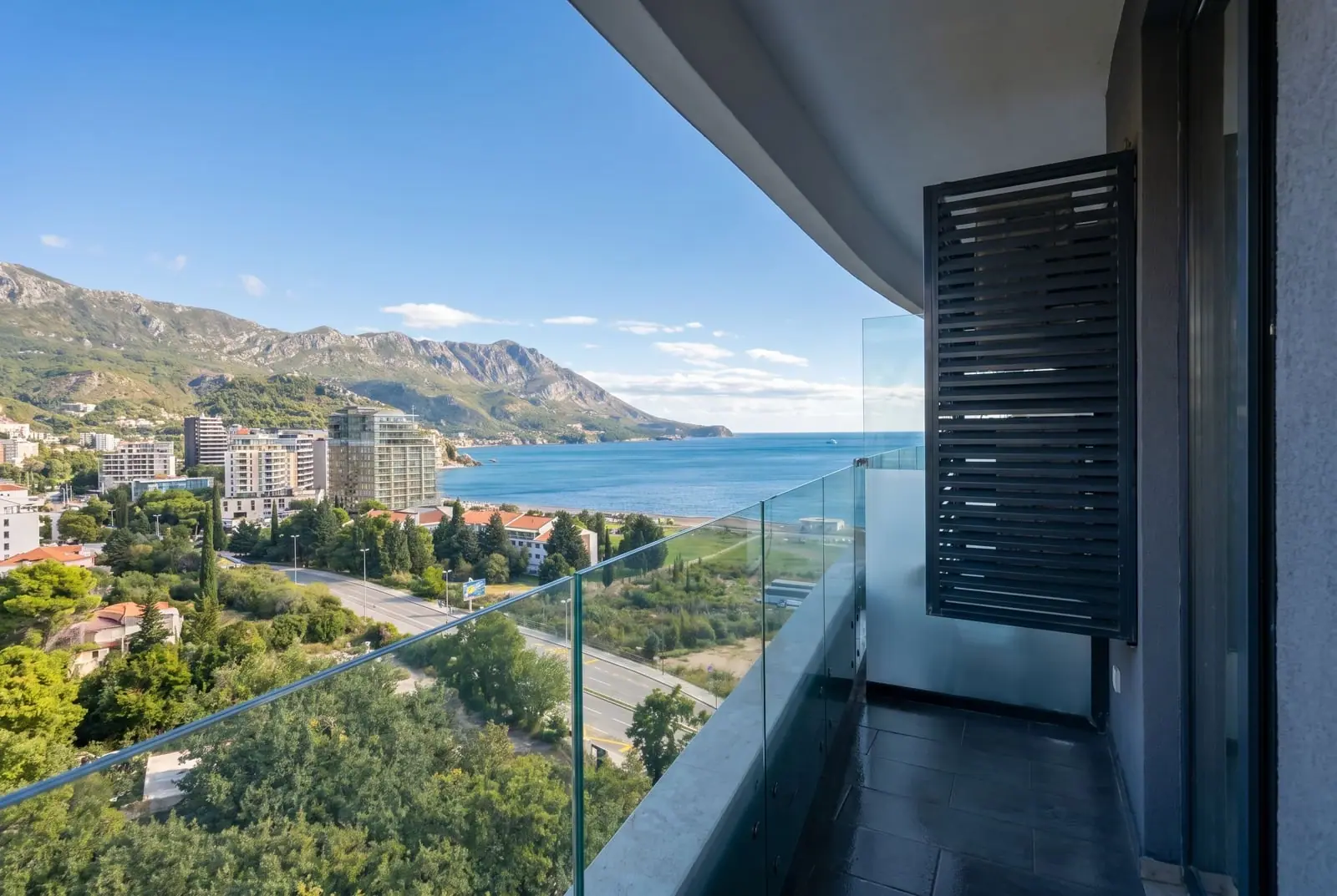 Studio-sa-terasom-i-pogledom-na-more-u-Becicima-Budva Studio sa terasom i pogledom na more u Bečićima