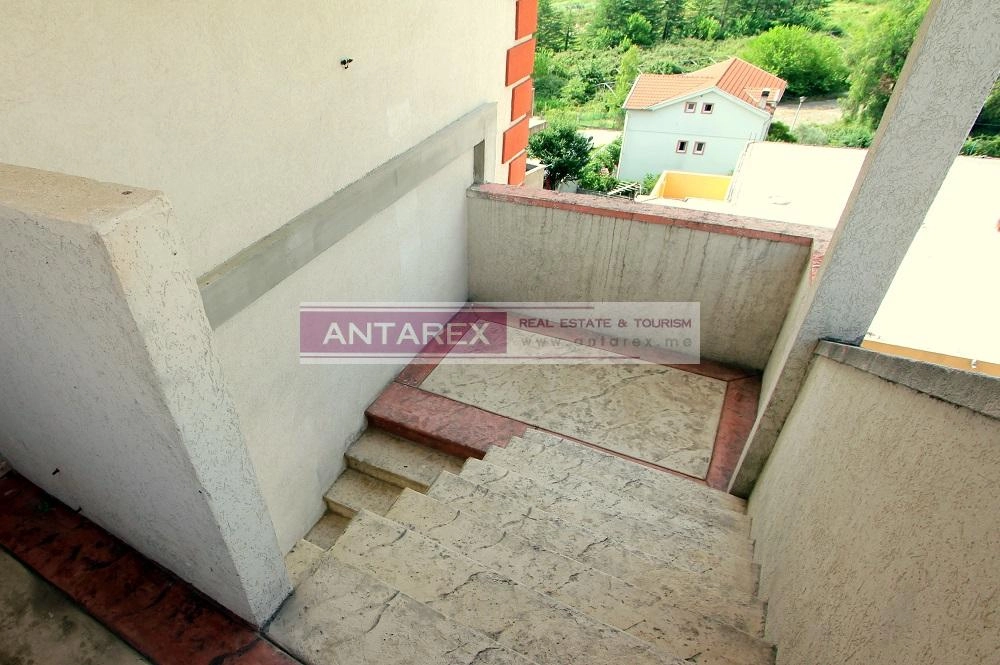 Jednosoban-stan-sa-pogledom-na-more-u-Igalu-Herceg-Novi-17 Jednosoban stan 42 m² – Igalo, Herceg Novi — fotografija 18