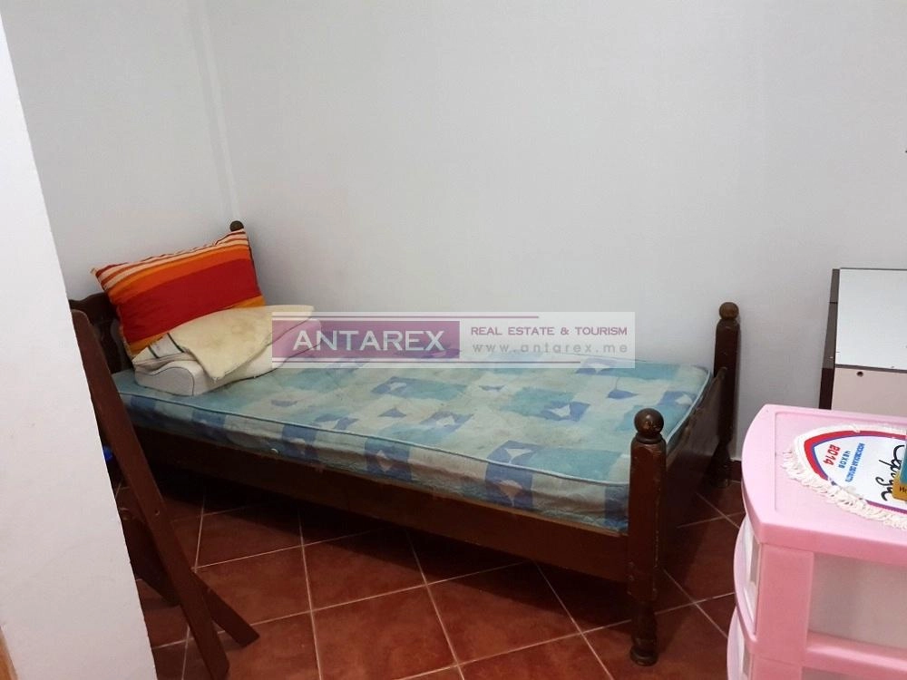 Plac-sa-dvije-male-kuce-u-Gosicima-Lustica-Tivat-6 Plac 302 m² – Gošići, Tivat — fotografija 7
