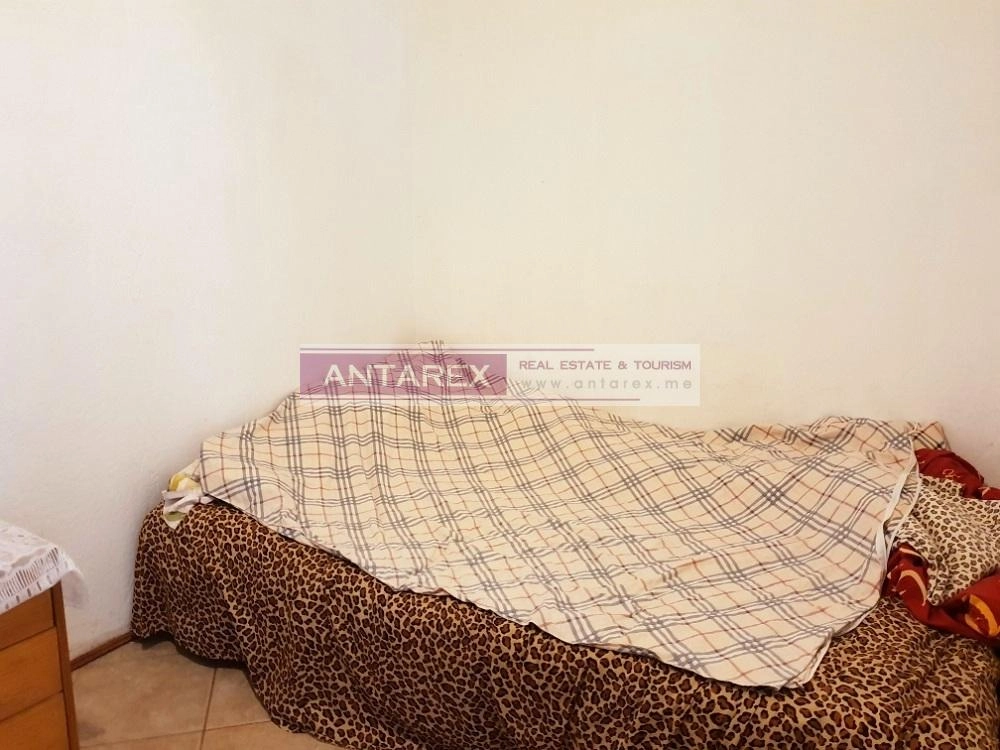 Plac-sa-dvije-male-kuce-u-Gosicima-Lustica-Tivat-8 Plac 302 m² – Gošići, Tivat — fotografija 9