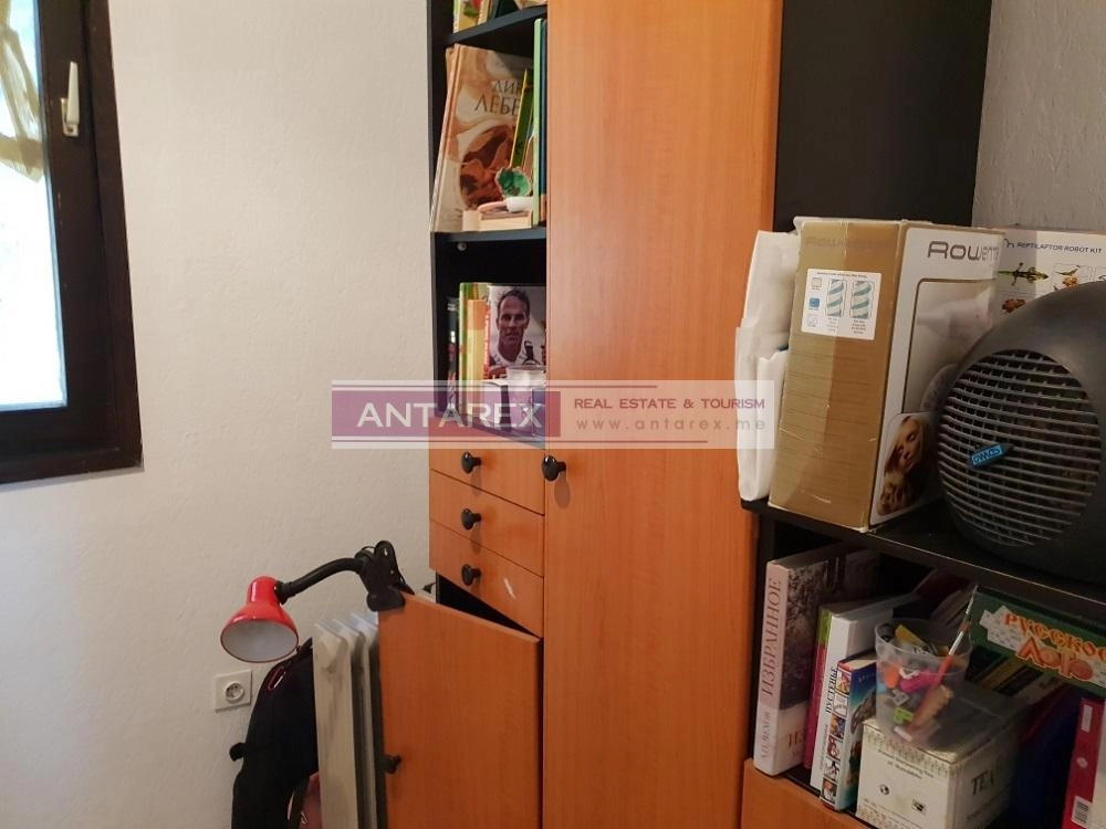 Plac-sa-dvije-male-kuce-u-Gosicima-Lustica-Tivat-11 Plac 302 m² – Gošići, Tivat — fotografija 12