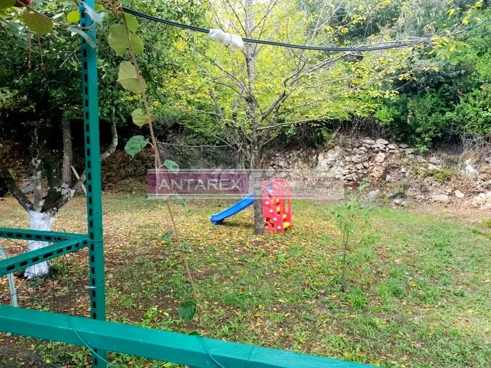 Plac-sa-dvije-male-kuce-u-Gosicima-Lustica-Tivat-13 Plac 302 m² – Gošići, Tivat — fotografija 14
