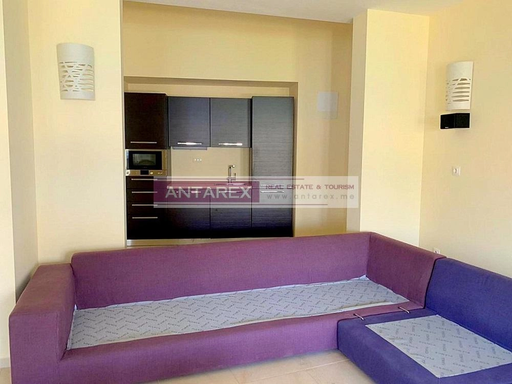 Kuca-na-prvoj-liniji-do-mora-Njivice-Herceg-Novi-18 Kuća 230 m² – Njivice, Herceg Novi — fotografija 19
