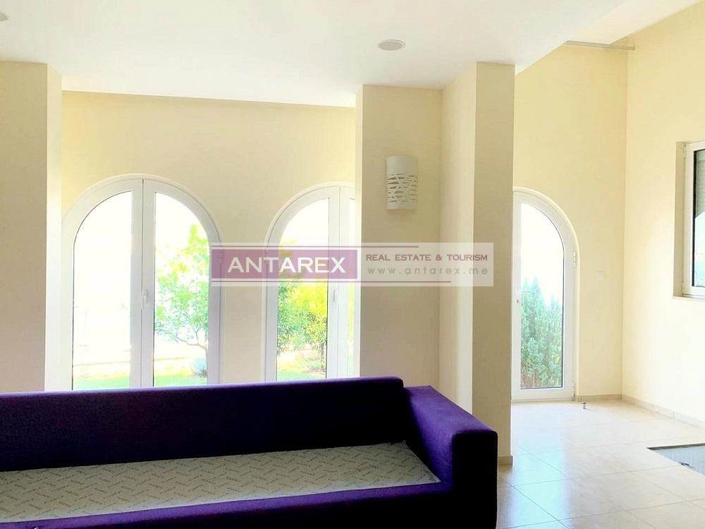 Kuca-na-prvoj-liniji-do-mora-Njivice-Herceg-Novi-19 Kuća 230 m² – Njivice, Herceg Novi — fotografija 20