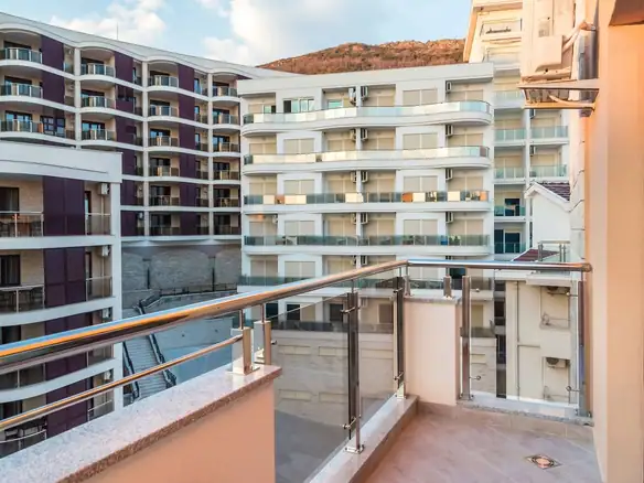 Dvosoban stan 89 m² – Bečići, Budva — fotografija 11