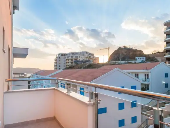 Dvosoban stan 89 m² – Bečići, Budva — fotografija 12