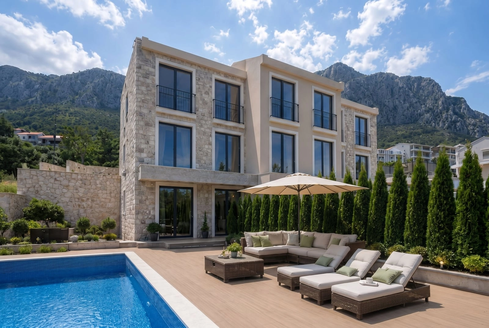 Taunhaus-sa-bazenom-u-Rezevicima-Budva-3 Kuća 295 m² – Reževići, Budva — fotografija 4