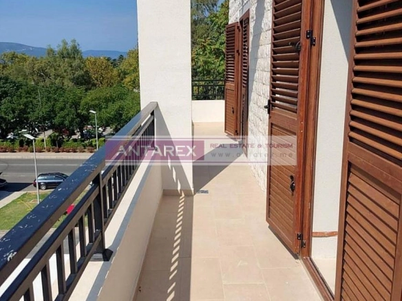 Trosoban stan 217 m² – Tivat — fotografija 6