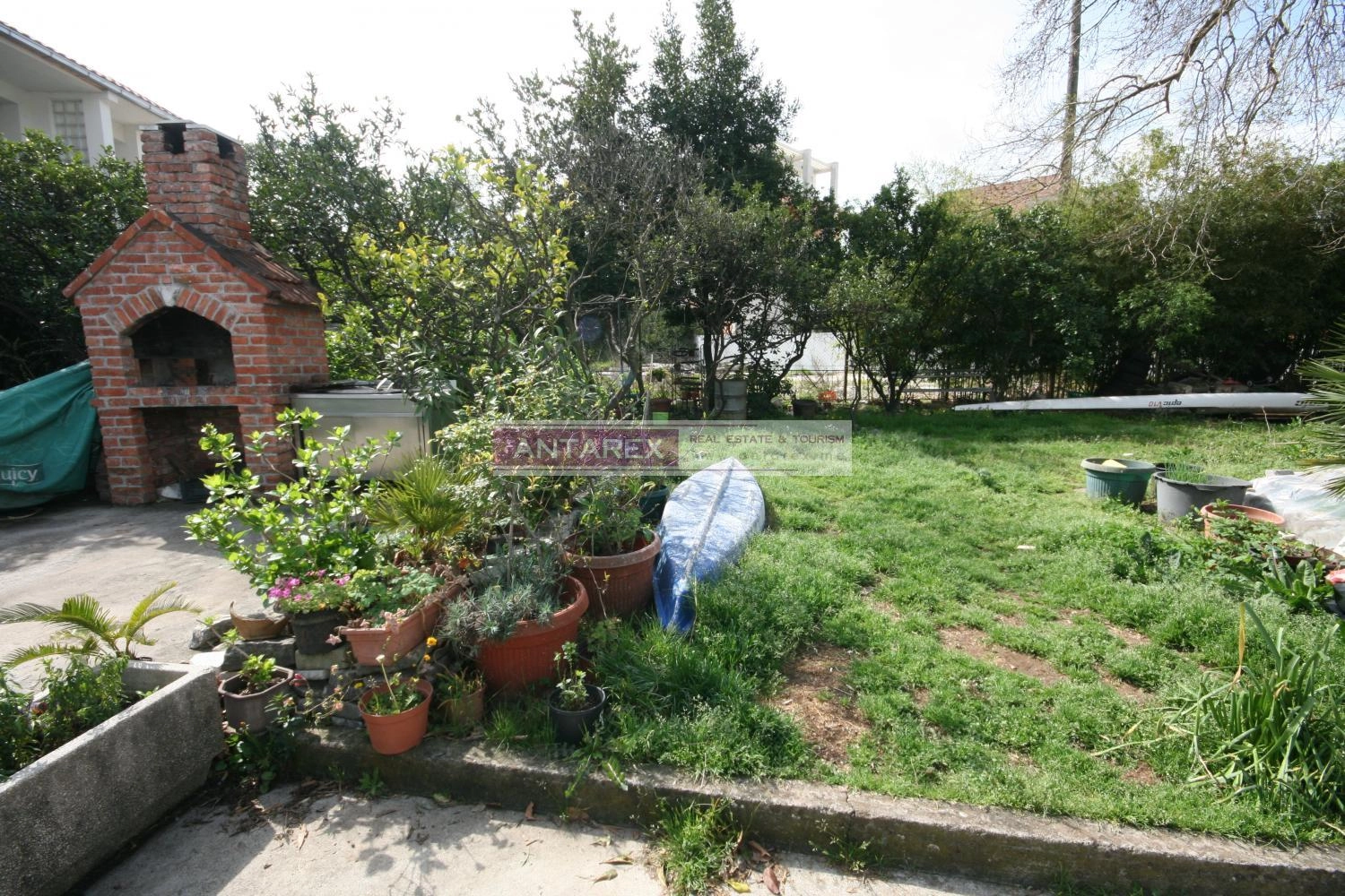 Kuca-sa-dvoristem-u-centru-Tivta-blizu-mora-5 Kuća 357 m² – Tivat — fotografija 6