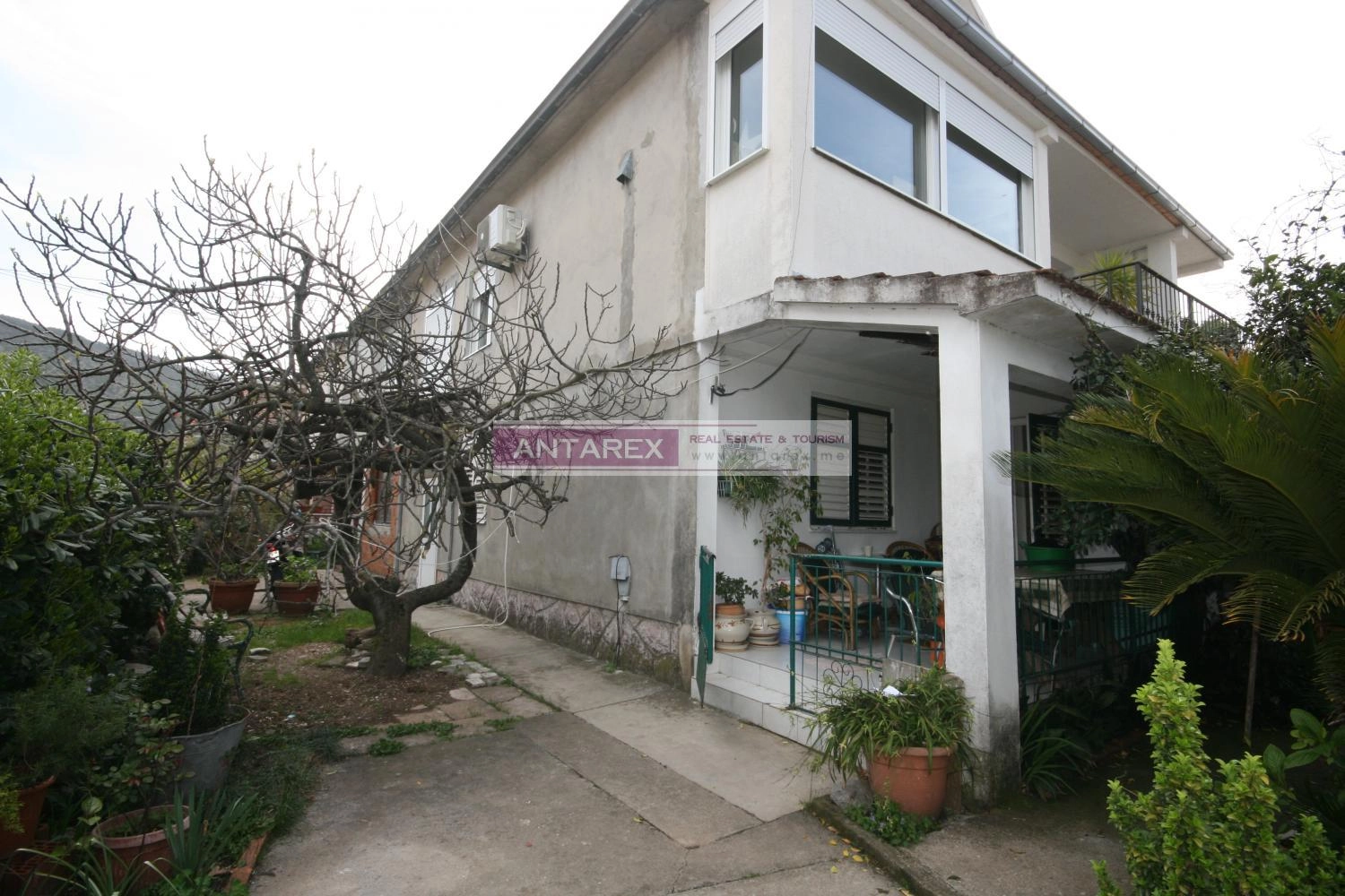 Kuca-sa-dvoristem-u-centru-Tivta-blizu-mora-6 Kuća 357 m² – Tivat — fotografija 7