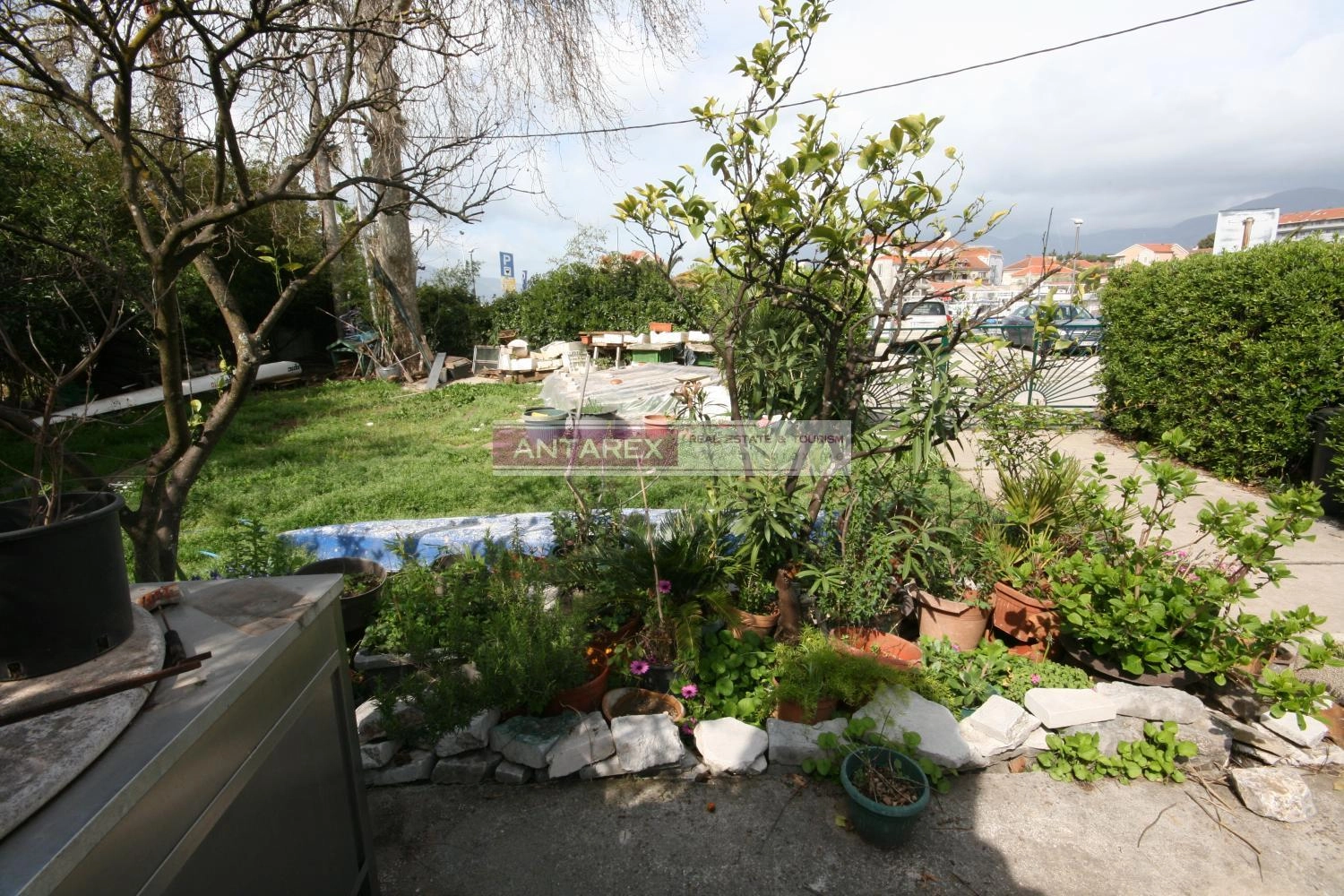 Kuca-sa-dvoristem-u-centru-Tivta-blizu-mora-10 Kuća 357 m² – Tivat — fotografija 11