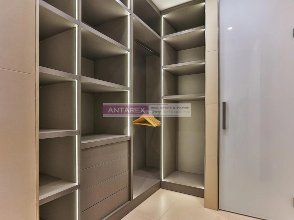 Trosoban stan 195 m² – Budva — fotografija 15