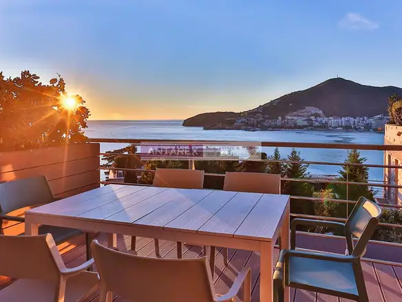 Trosoban stan 195 m² – Budva — fotografija 17